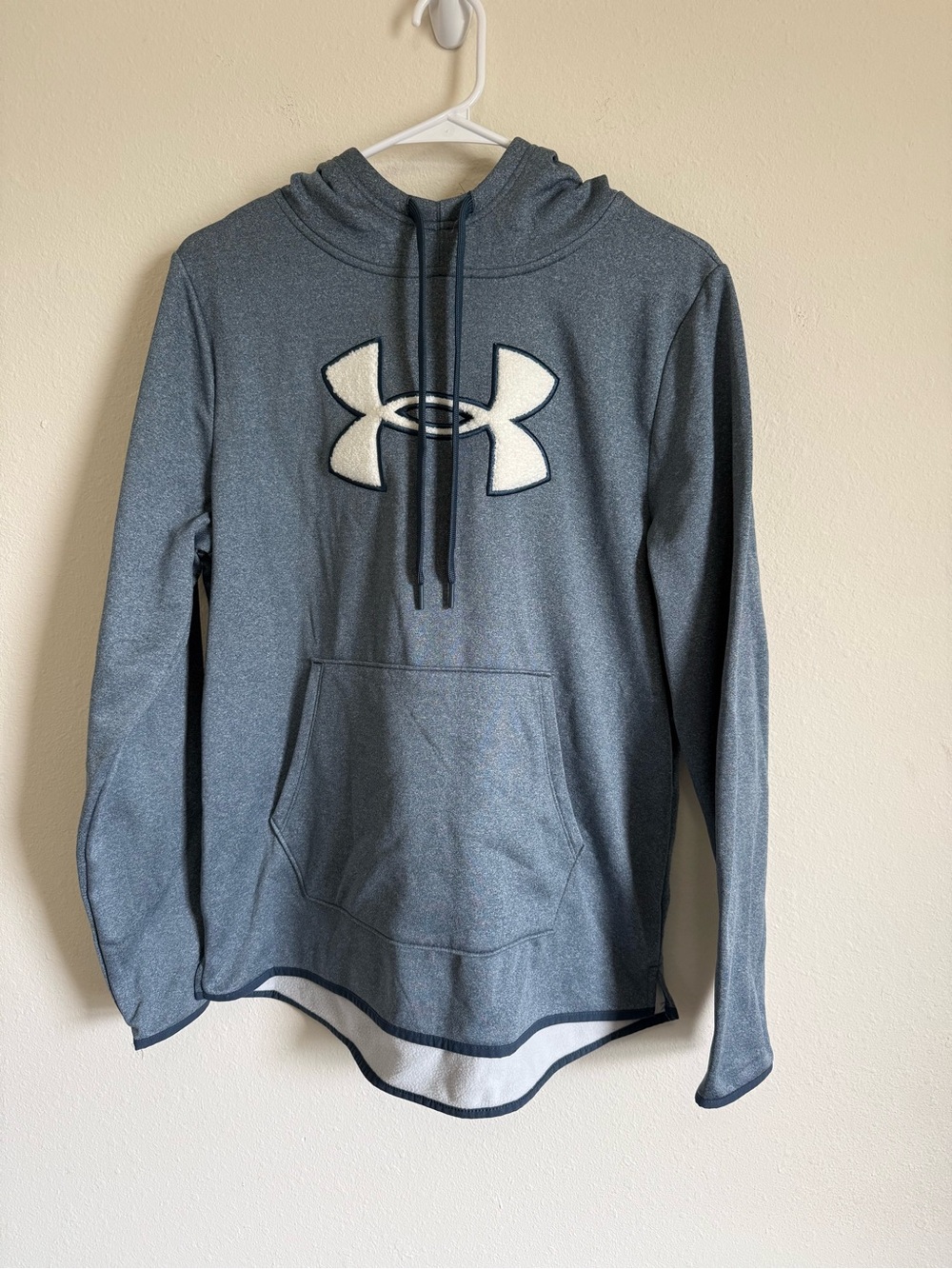 Under Armour Women’s Gray Pullover Hoodie Sweatshirt
